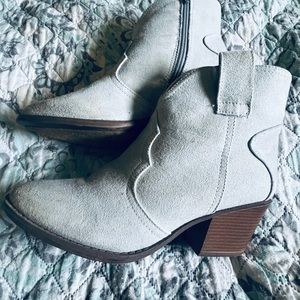 Size 9 Sugar booties